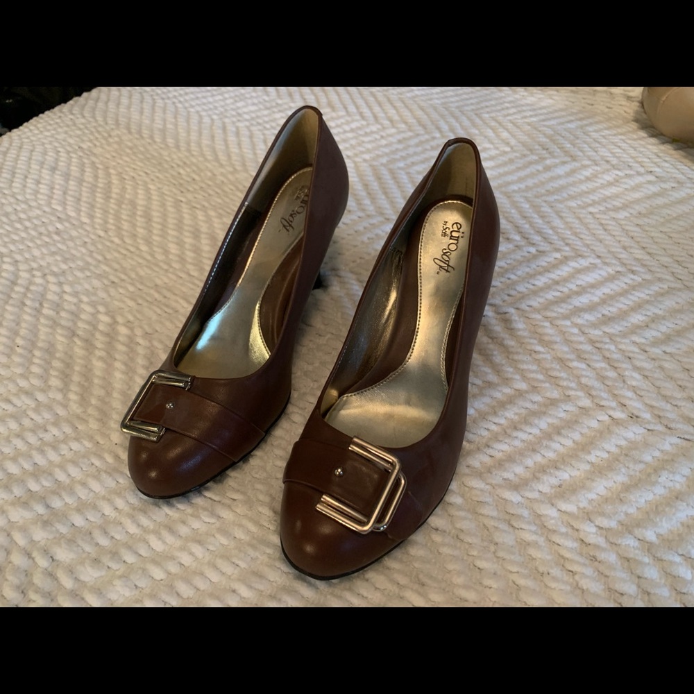Eurosoft Size 9.5 Brown Buckle heels